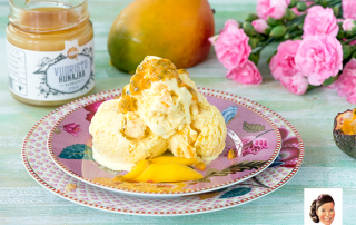 Herkullinen mango-passiojäätelö, valmistettu luonnollisista hunajista ja tuoreista hedelmistä.