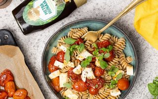 Halloumipasta & puolikuivatut tomaatit - Hunajaresepti